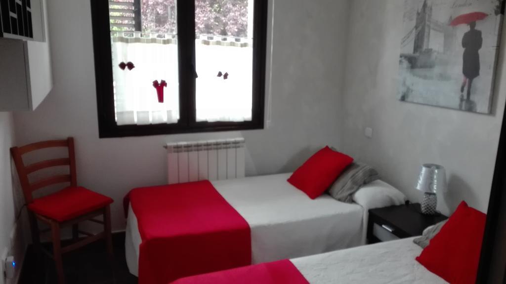 Casa Tau Konuk evi Larrasoana Dış mekan fotoğraf
